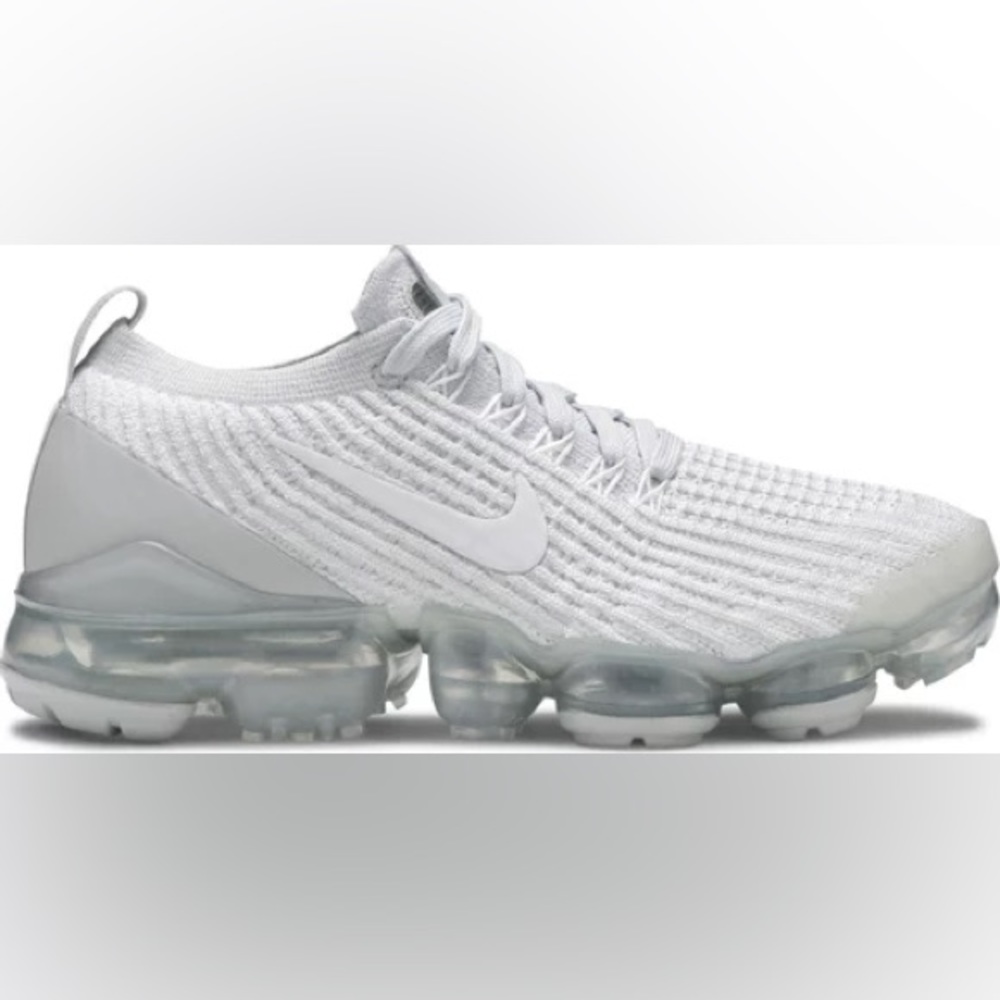White Nike Vapormax